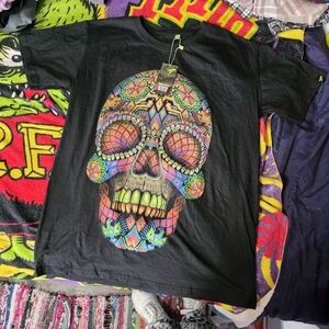 Colorful Beemistic Skull Graphic T-Shirt